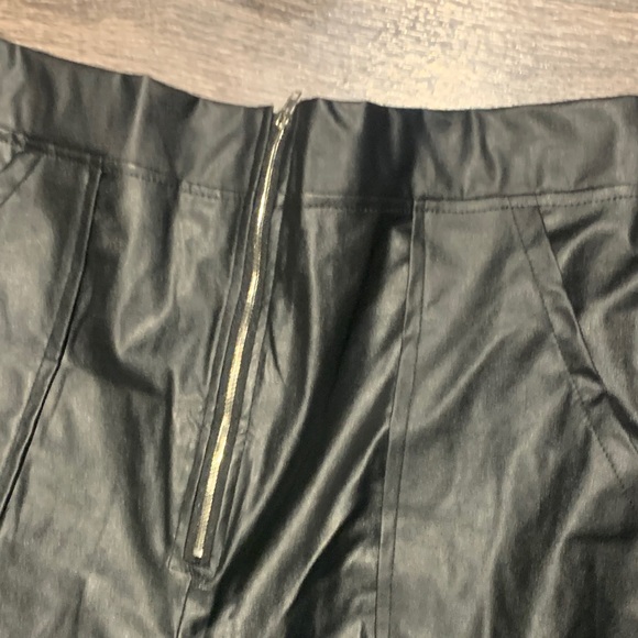 Black Faux Leather Cargo Pants with Smocked Waist & Ankles – Size Medium NWOT - Picture 6 of 10